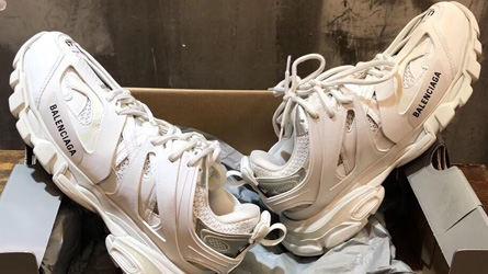 
				Balenciaga - white sneaker & size 40 only
				обувь