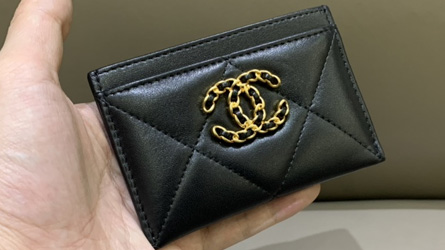 
				Chanel - Wallet
				бумажник